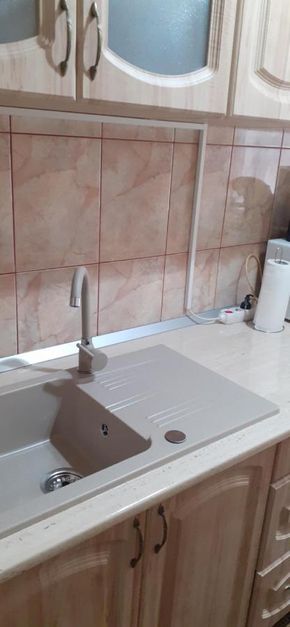 Kiraly Apartman Gheorgheni  Bagian luar foto