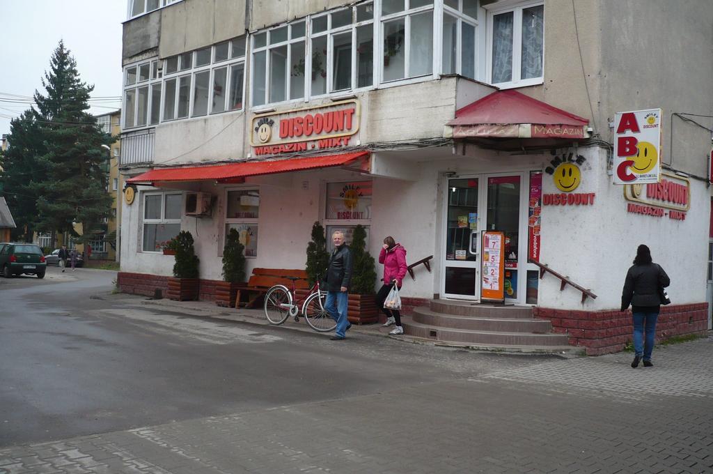 Kiraly Apartman Gheorgheni  Bagian luar foto